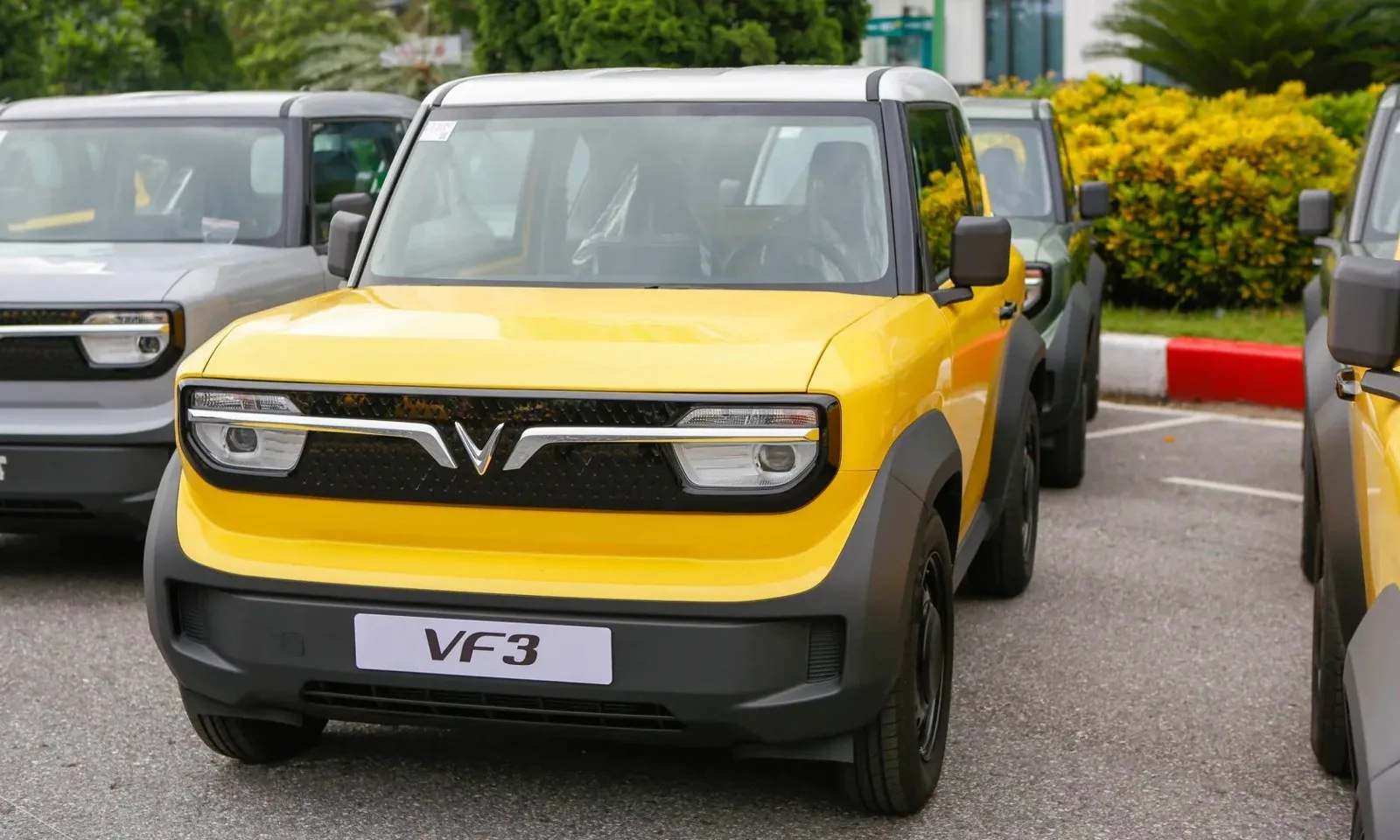 Kinh nghiệm chăm sóc ngoại thất và sử dụng VinFast VF 3 hàng ngày 17 Kinh nghiệm chăm sóc ngoại thất và sử dụng VinFast VF 3 hàng ngày VinFast VF 3 ngoại thất góc nghiêng